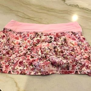 Lululemon floral tennis skirt size 6 reg